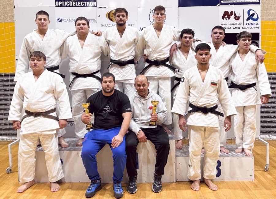 Джудистите на “Кодокан“-Пазарджик са медалисти за 2025 година в отборните първенства за мъже и жени